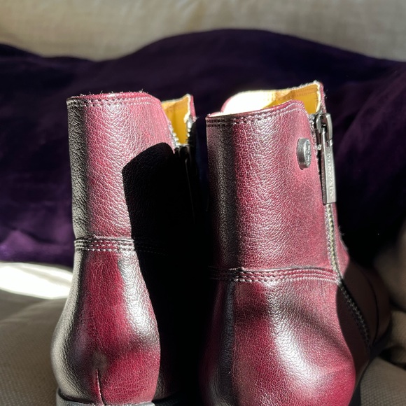 BRUSSOLA Madeira ankle boots in Cabernet. - Picture 4 of 7